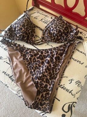 Sanctuary Swim Leopard Print Bikini Size Medium New